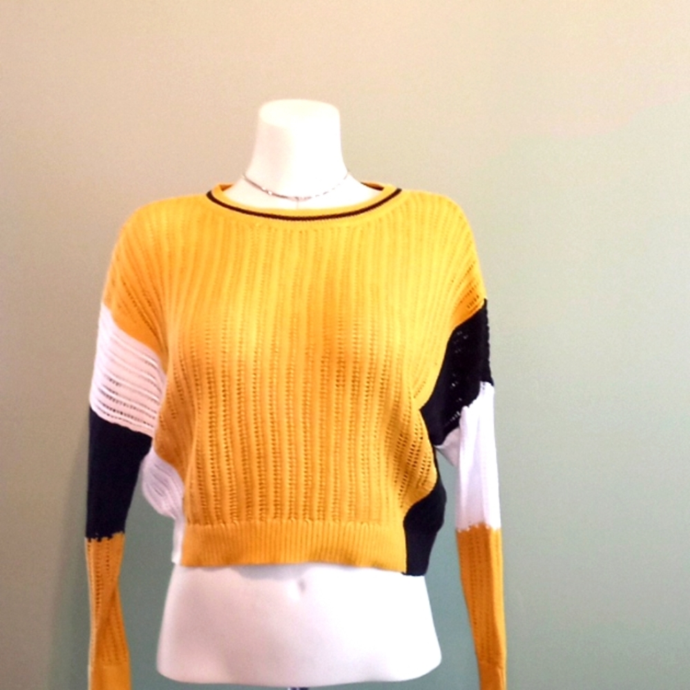High waited breatable color block sweater, size xs like new